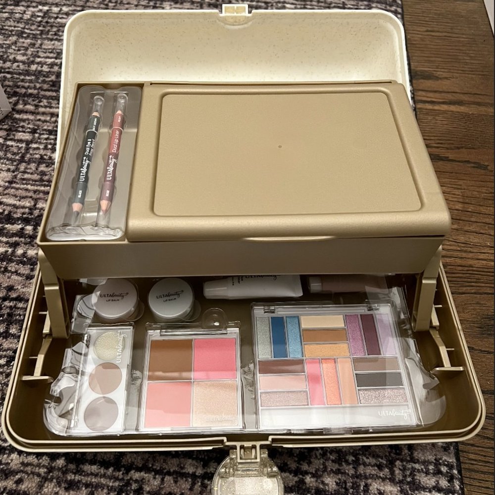 Ulta Beauty Box: Caboodles Edition - Gold - BRAND NEW